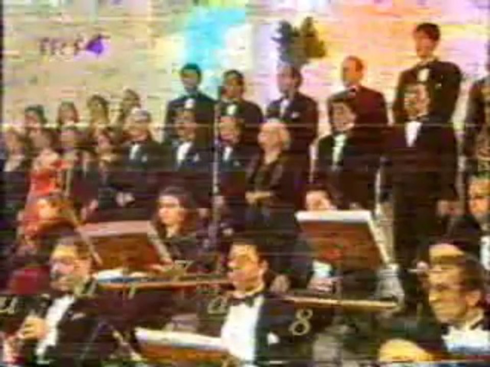 TRT TSM KORO & Semahat ÖZDENSES-Akşam Oldu Hüzünlendim Ben Yine