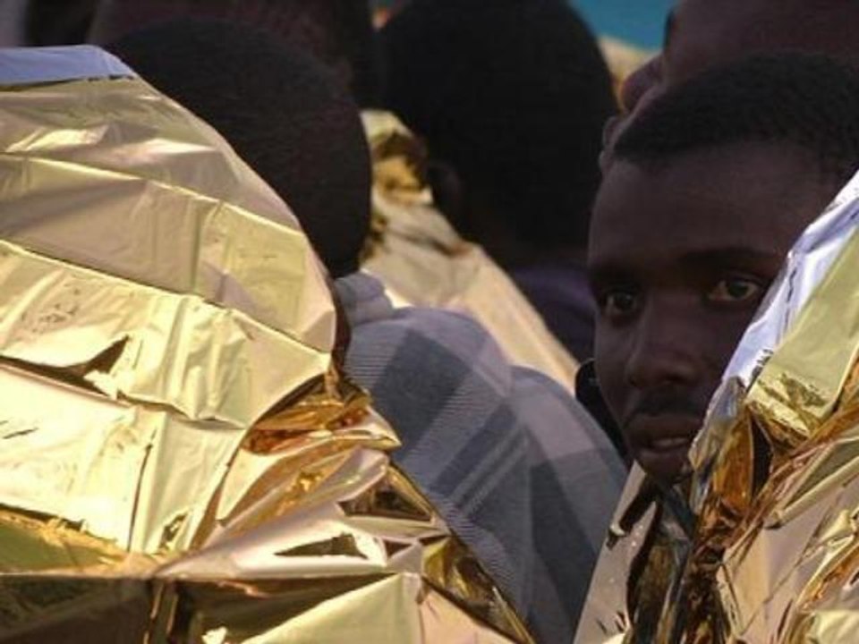 7 jours BFM: Après le naufrage meurtrier, Grand Reportage à Lampedusa - 05/10