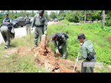 Hidden roadside bomb injures two in Thailand