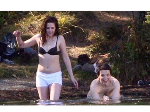 Kristen Stewart Striptease - Kristen Stewart Strips Down To Her Underwear