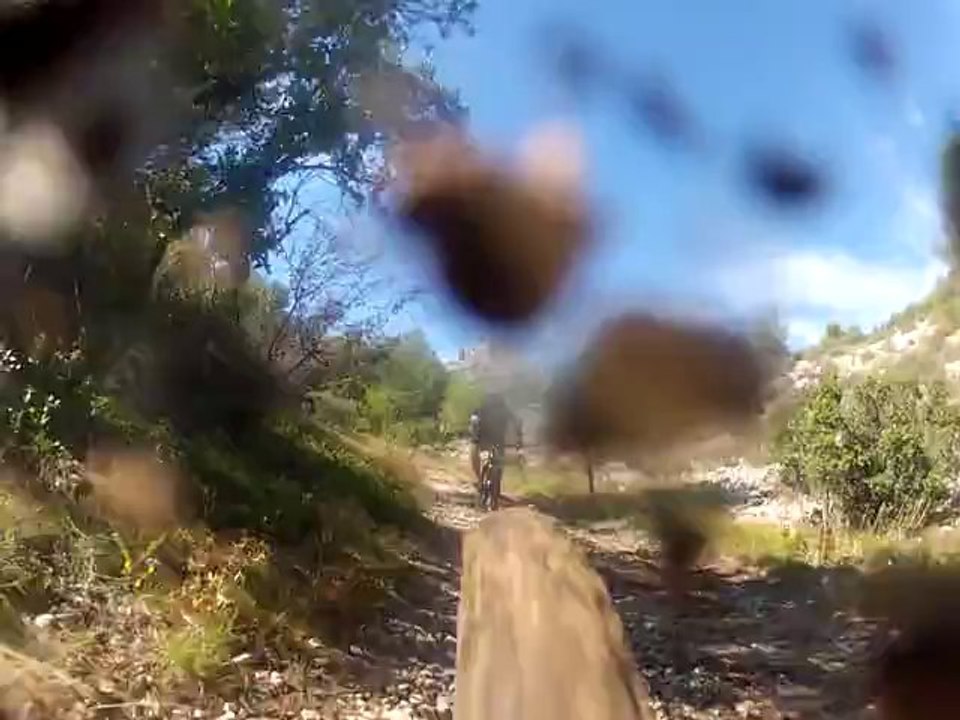 /!\ Gamelle de KiKi /!\ Sortie VTT du Lundi 7 Octobre 2013 Ber , Jean Paul et KiKi Gamelle de KiKi