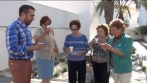 Los vecinos mejoran su salud gracias a las infusiones de plantas en un jardín municipal