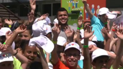 Jo-Wilfried Tsonga inaugure le Village Kinder