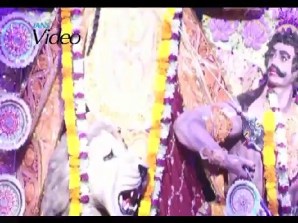 Kajol attends Durga Puja with cousins