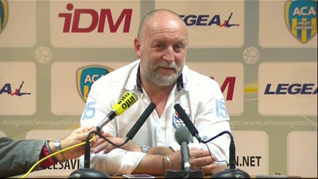 Conférence de presse AC Arles Avignon - RC Lens (1-1) : Franck DUMAS (ACA) - Antoine KOMBOUARE (RCL) - 2013/2014