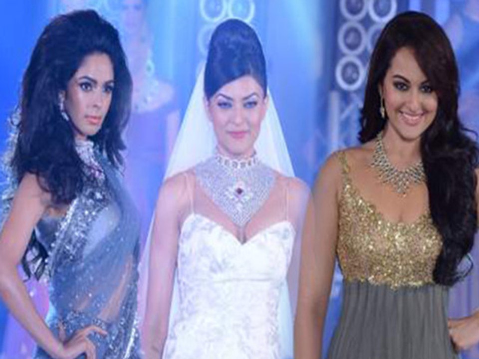 Sushmita Sonakshi Or Dia Who Dressed The Best