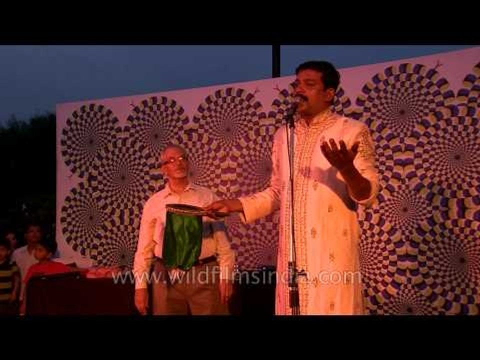 Tri Colour Magic Act at Dilli Haat