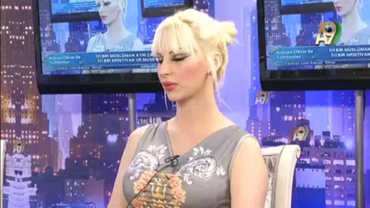 Madonna'nın Kuran okumasında Sayın Adnan Oktar'ın etkisi bulunmaktadır.