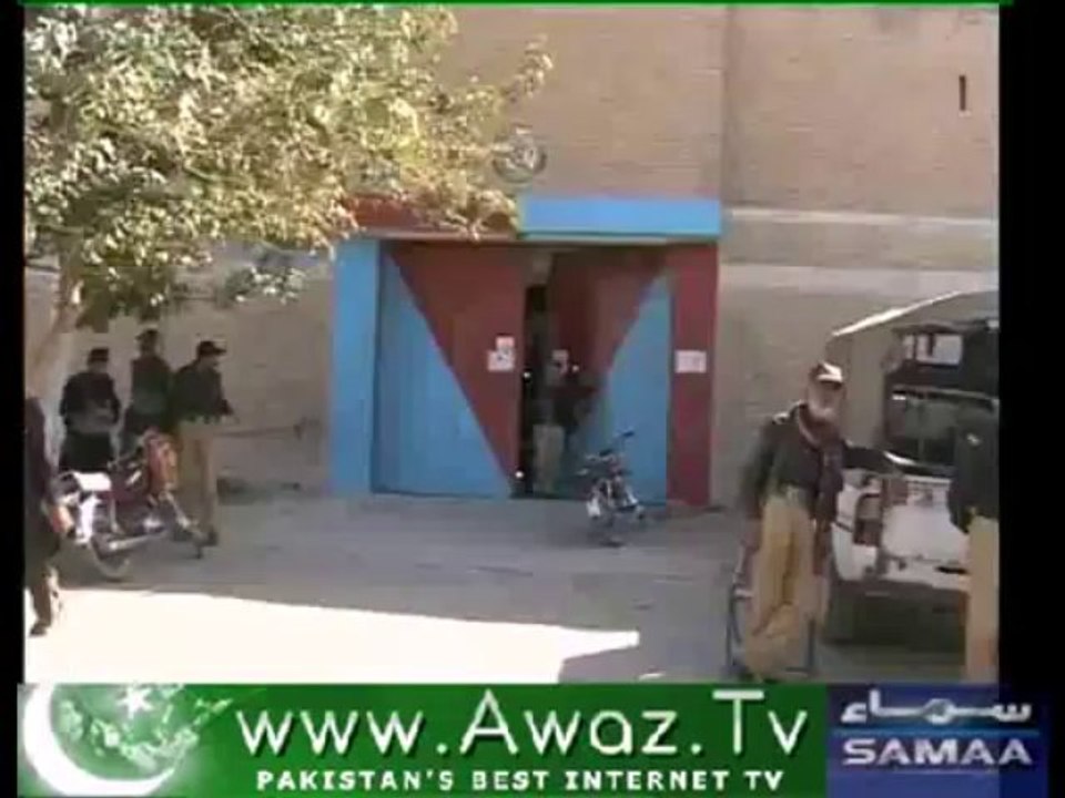 Four policemen among 9 injured in Quetta grenade attack
