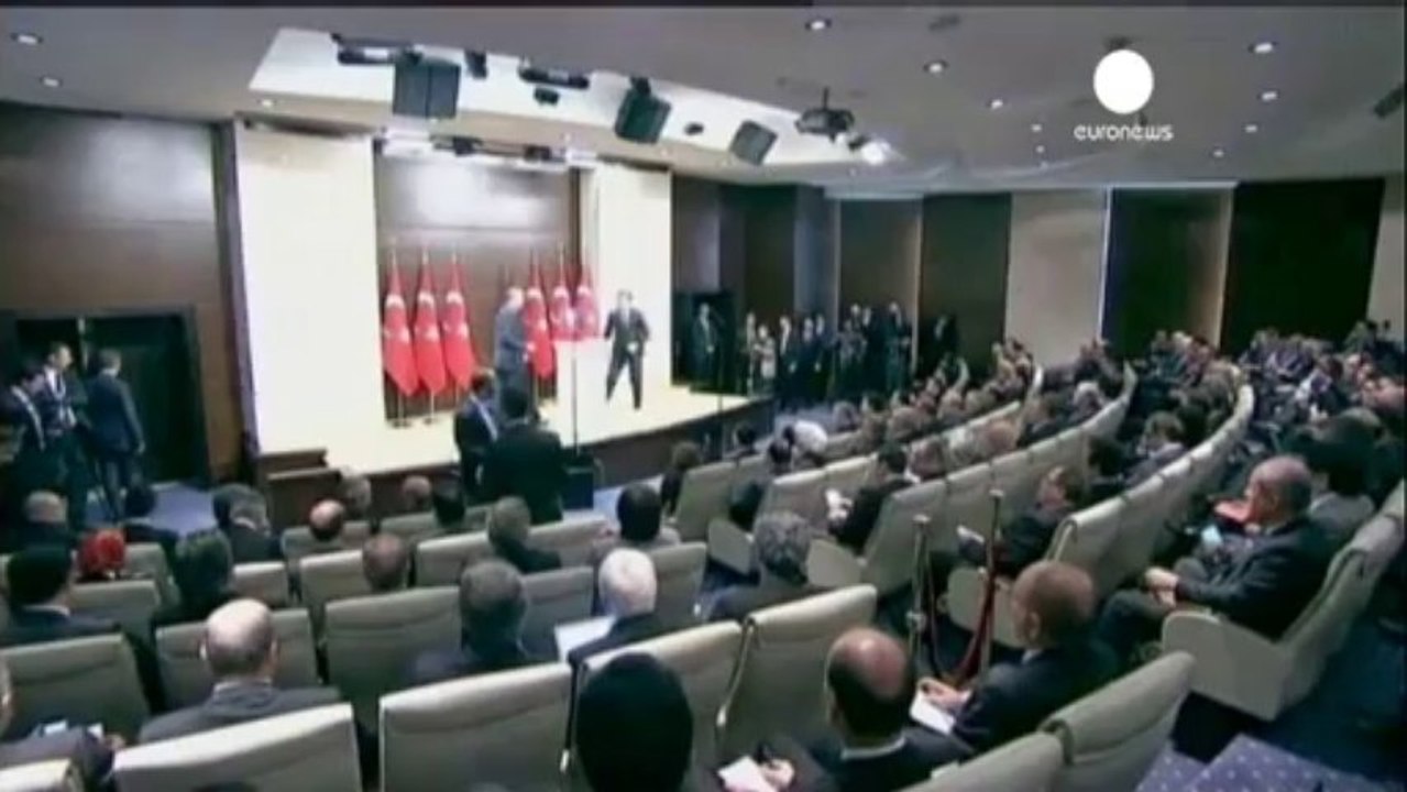 Türkiye'de kamuda başörtüsü yasağı resmen kalktı