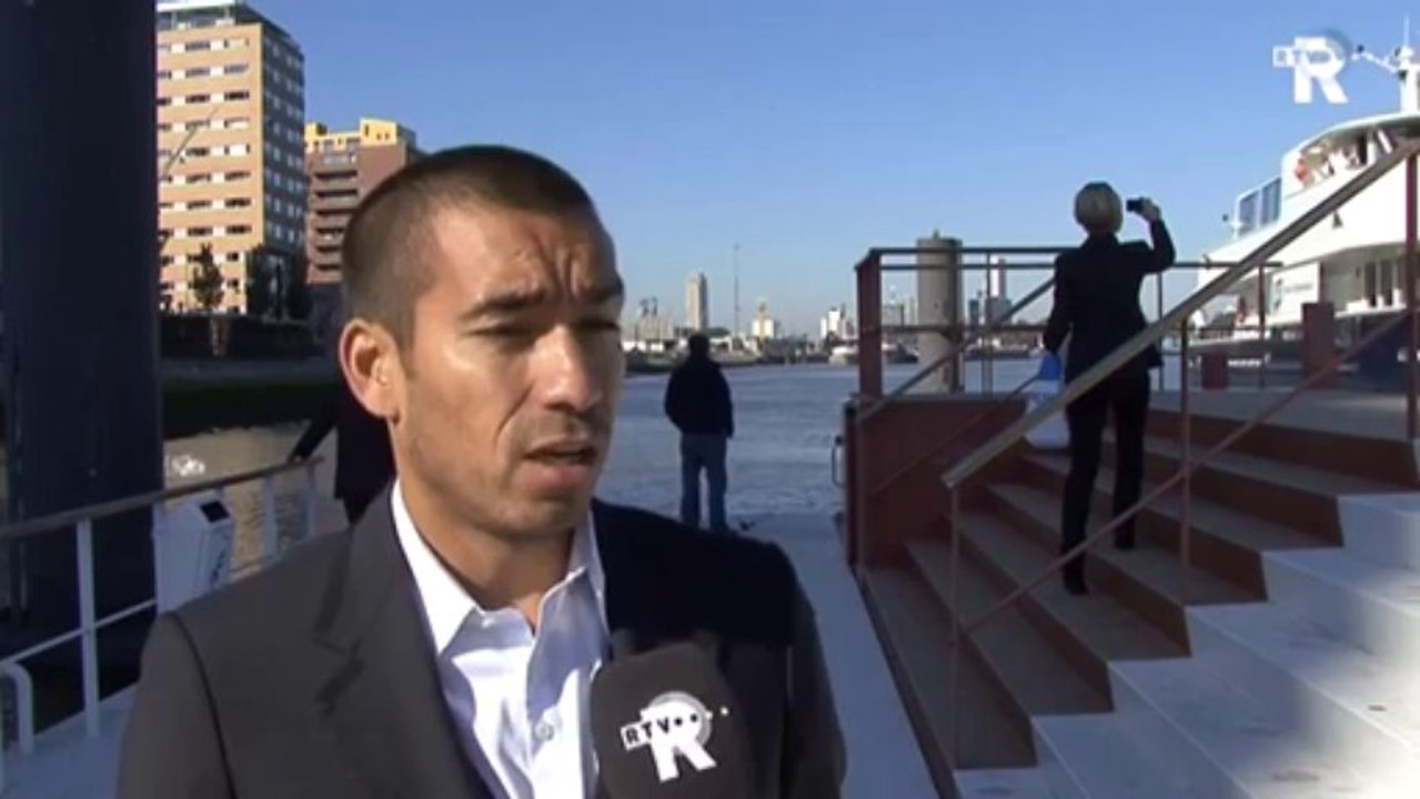 10-10-10 Het doet Van Bronckhorst pijn dat Feyenoord slecht presteert