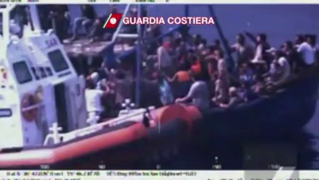 More migrants arrive in Italy after shipwreck