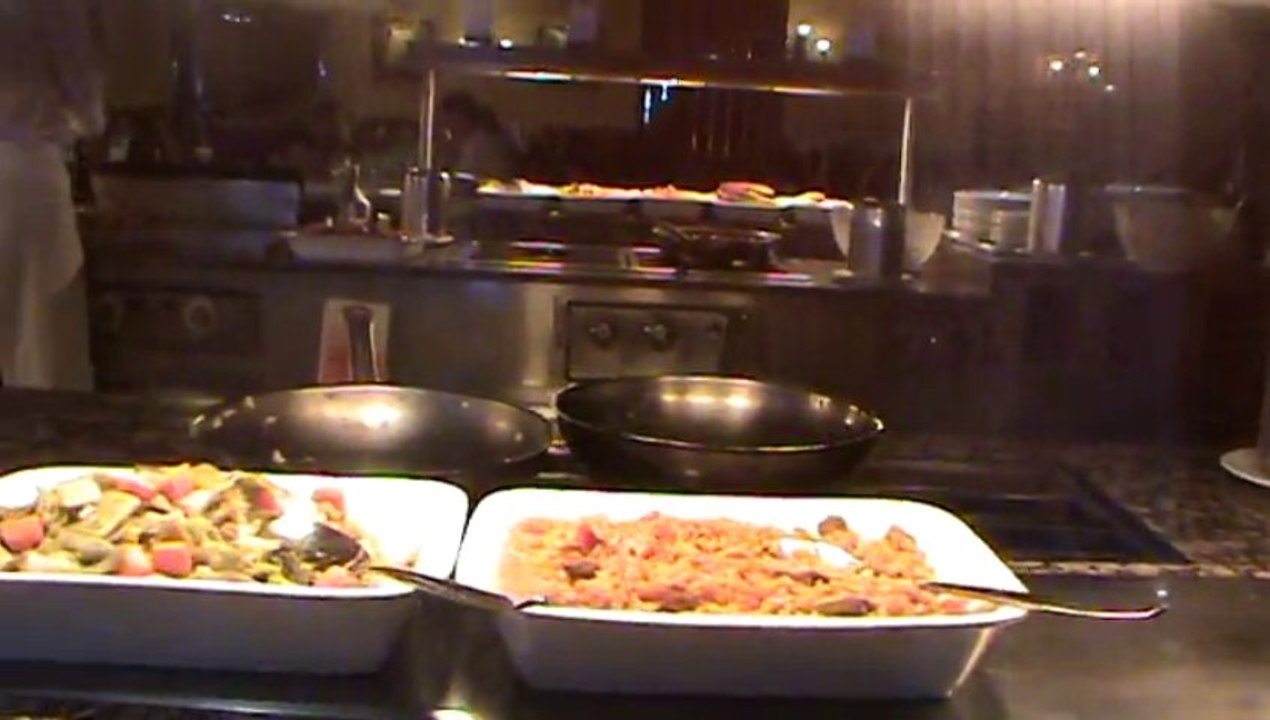 Riu Palace Madeira 4,5 Sterne Canico de Baixo Hotel Palmen Meer Strand Gehweg  Buffett Essen