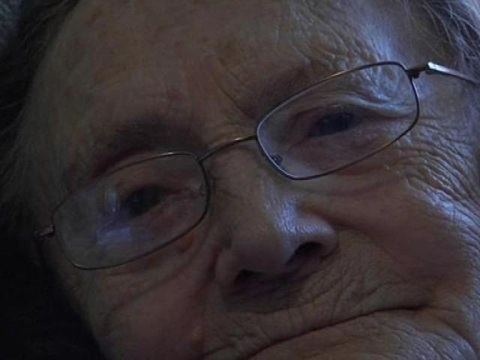 Insolite: pour fêter ses 100 ans, elle reçoit sa première feuille d'impôts - 08/10