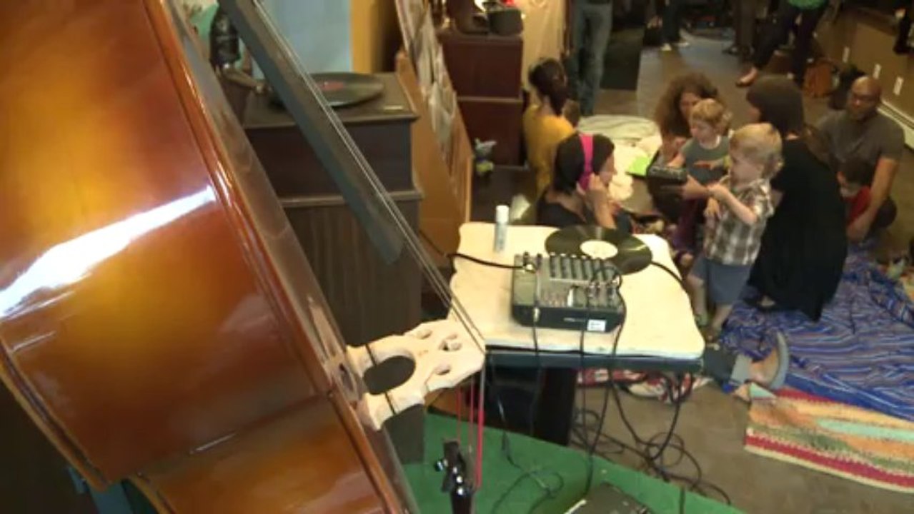 Escuela de DJ para bebés