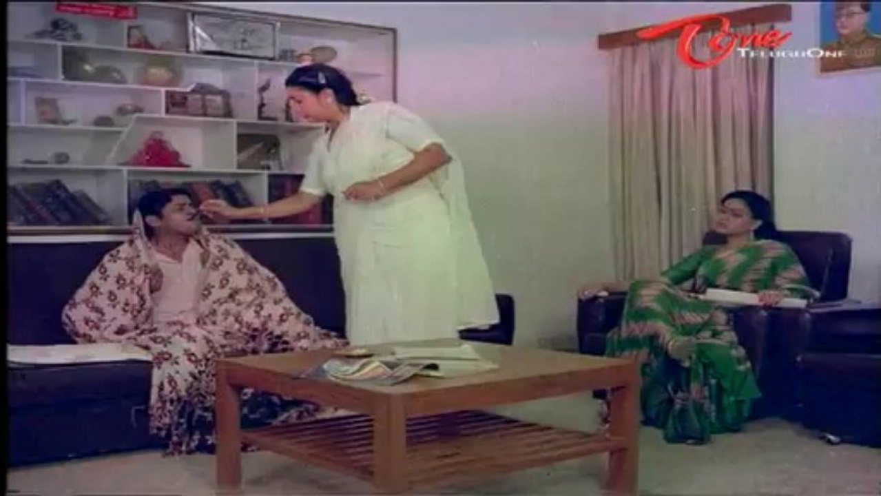 Temperature Comedy Between Sri Lakshmi | Suttivelu