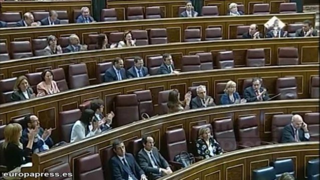 Diputado del PSOE pregunta a Montoro si cobró sobresueldos