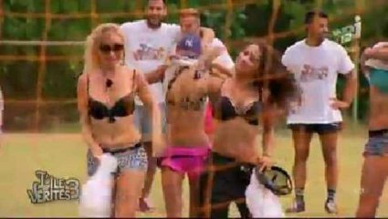 "L'île des vérités 3" : la tentative de déconcentration très sexy des filles