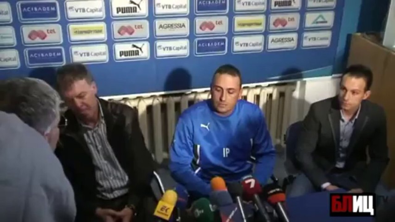 Le nouveau coach du Levski Sofia, Petev, deshabillé par les fans furieux ...