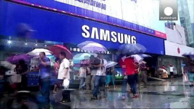 Samsung présente un smartphone à écran incurvé