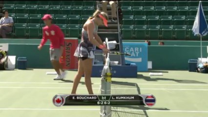 Osaka - Bouchard poursuit sa route