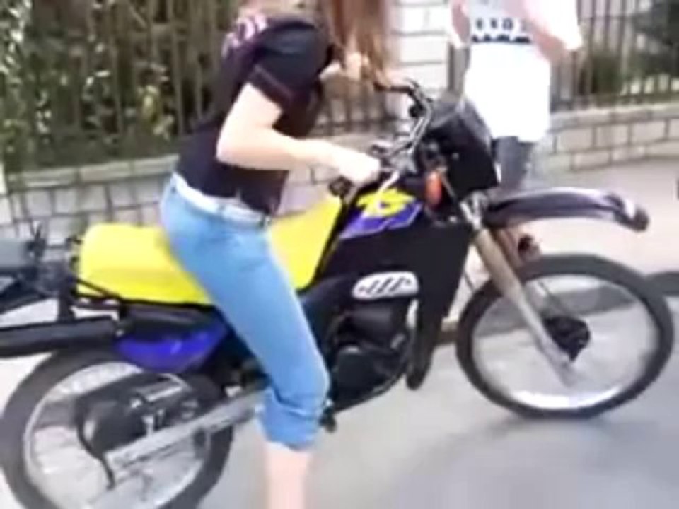 Allez laisse moi ta moto deux minutes... ERREUR LOL!!