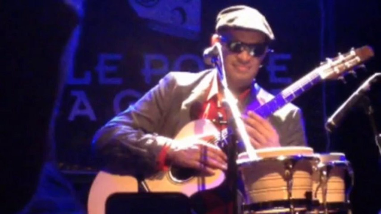 Raul Midon poste à Galène (Marseille)