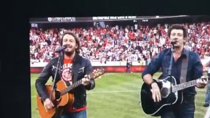 Patrick Bruel hué au stade de Nice