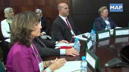 لقاء تواصلي لمحكمة النقض مع وفود قضائية وحقوقية أمريكية وعربية