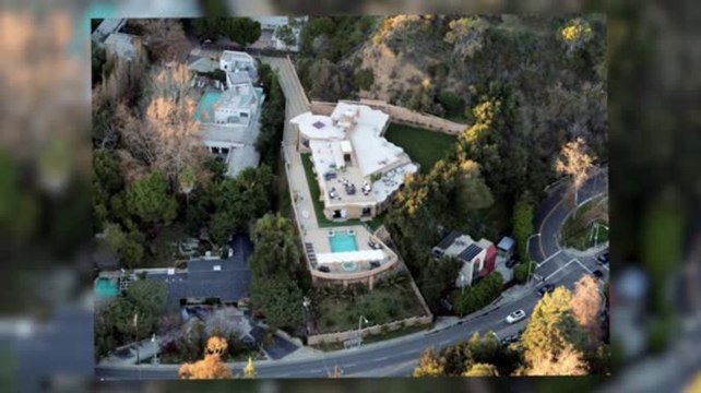 Rihanna Moves Out Of Mansion After Break-Ins, Stalkers