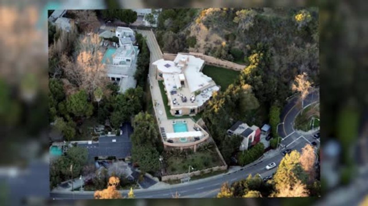 Rihanna Moves Out Of Mansion After Break-Ins, Stalkers