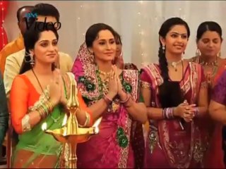 Roli Simar plays dandiya