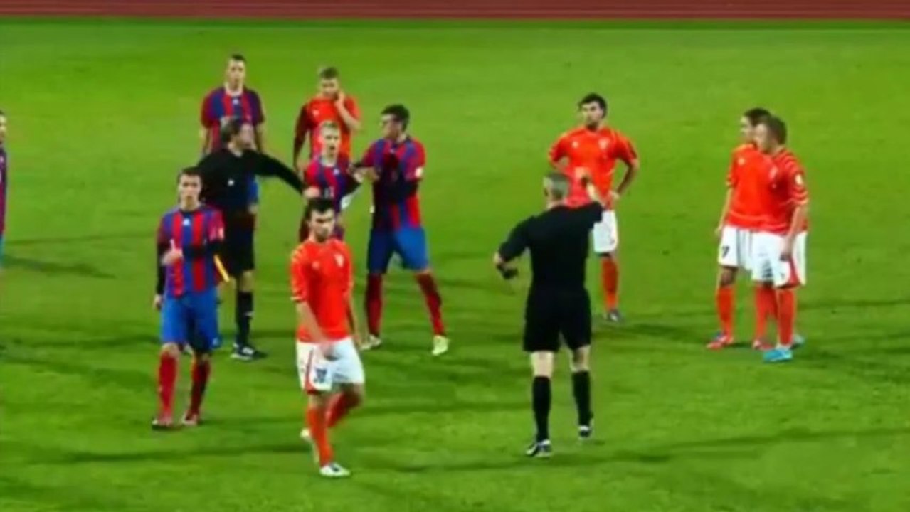 Coéquipiers, ils en viennent aux mains et se font exclure !