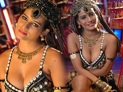 Poonam Pandeys Rs 60 LAKH Look