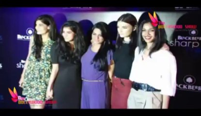 B-Town Celebs HOT Poses at BlackBerrys Sharp Nite