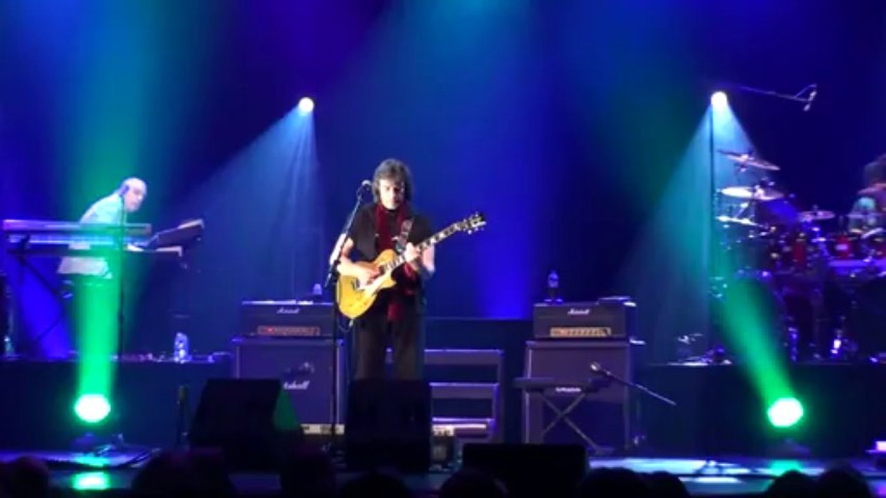 Steve Hackett- Fly on a Windshield-Broadway Melody of 1974 "Live" Québec 2013