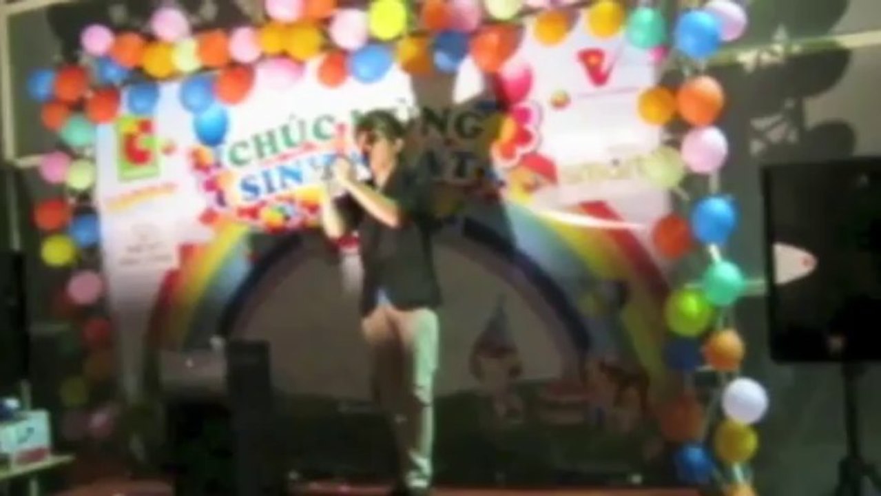 Nhận biểu diễn ảo thuật tại HN (0966399484)- Ảo thuật khăn lụa cực shock - YouTube