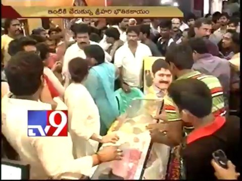 Celebrities pay tribute to Srihari