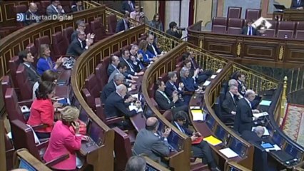 Montoro dice que "los salarios no bajan, están moderando su crecimiento"