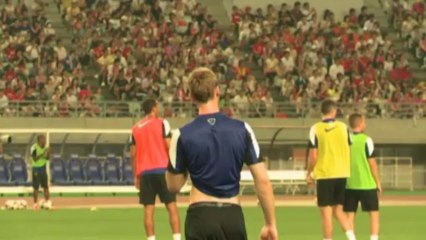 Van der Sar Supports Moyes Amid Tough Premier League Start ⚽