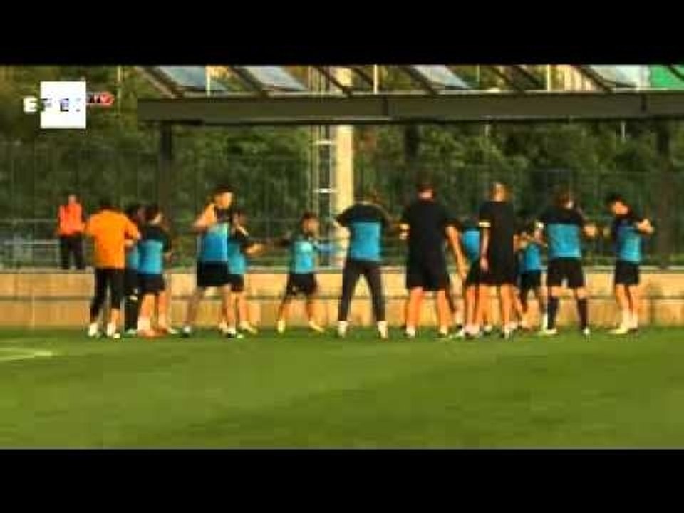 Vilanova oversees five-man Barcelona squad