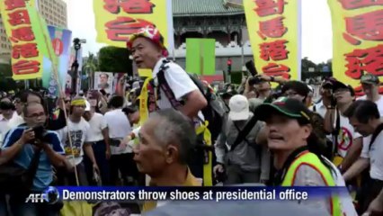 Protesters in Taiwan call for president to step down