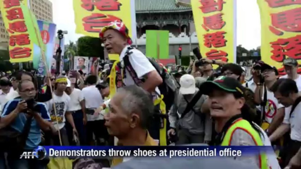 Protesters in Taiwan call for president to step...