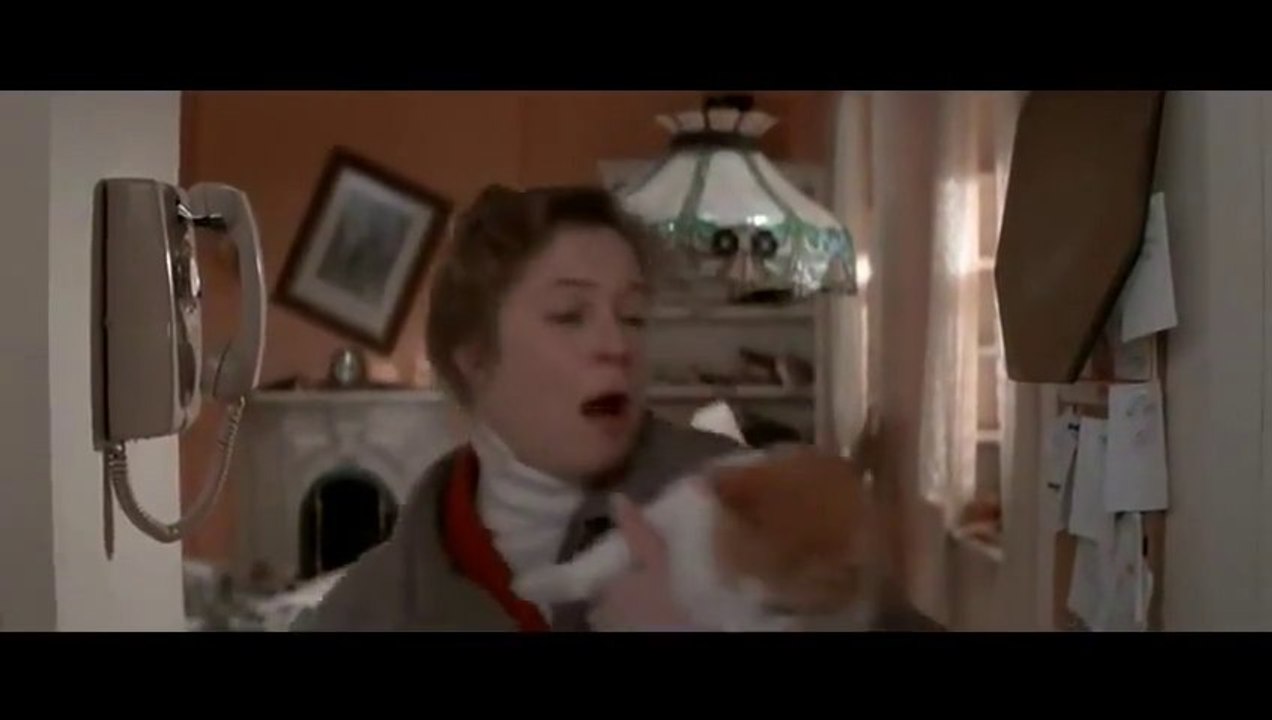 "It's just a cat!!" in suspense movies supercut!!! Alien, Buffy, Scary Movie, Friday 13, Halloween...