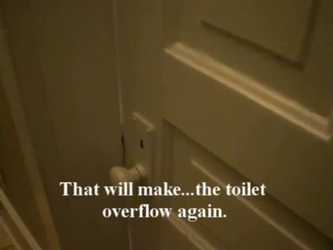 Un gamin de 3ans décrit aux toilettes ce qu'il a mangé!! Trop drôle!!