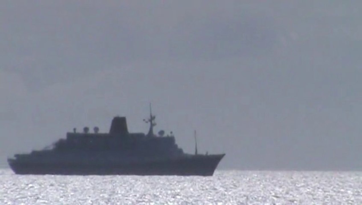 Riu Palace Madeira 4,5 Sterne Canico de Baixo Kreuzfahrtschiff fährt in den Hafen von Madeira Funchal