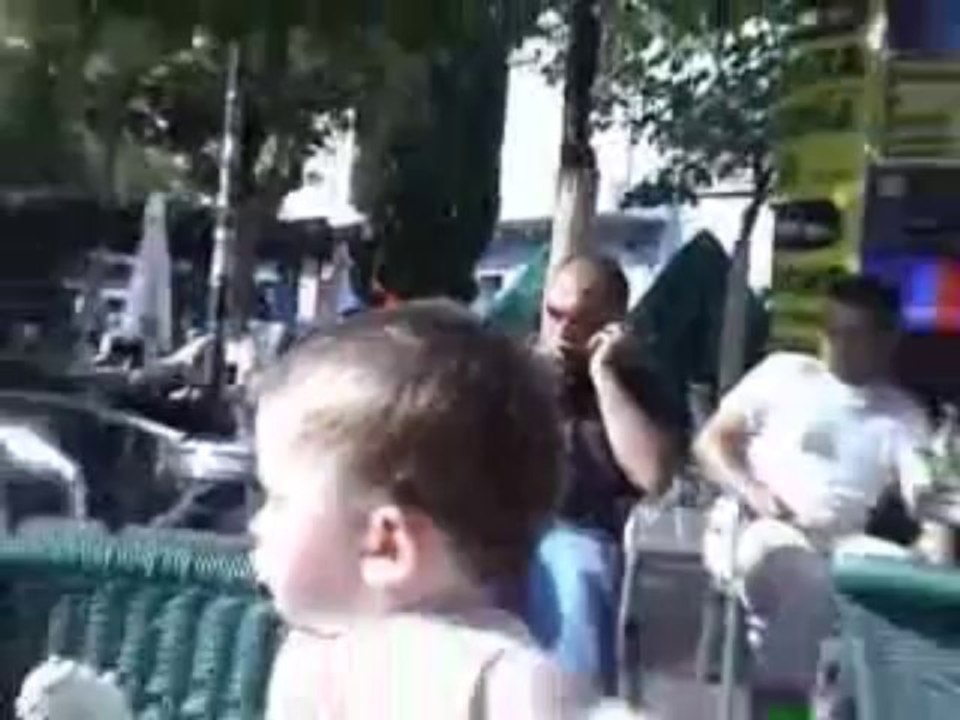 Chanteur-des-rues-a-Marseille-151