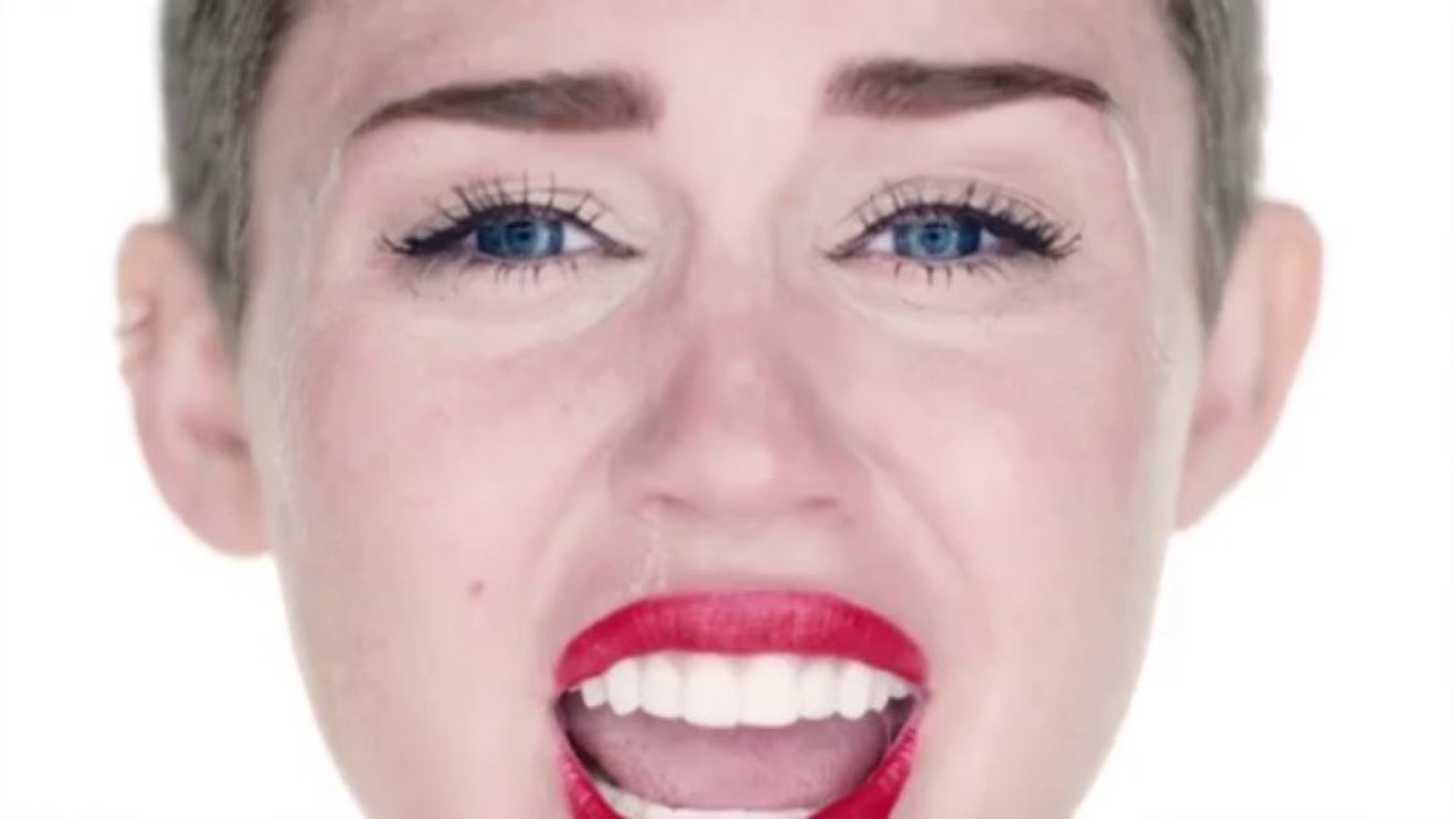 Incredible Miley Cyrus/Sinéad O'Connor Mash-Up!!! Nothing Compares To Wrecking Ball