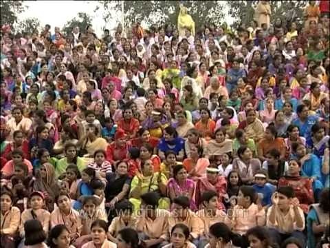 Indian crowds cheering up for their Nation at Wagah Border