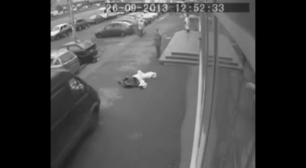 Ölmüş Kadını Arabayla Ezen Adam